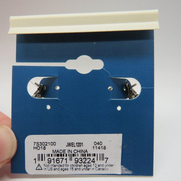 Lucky Brand Earrings Oval Crystal Encrusted Hoop Pierced Gunmetal Gray New - Picture 6 of 9